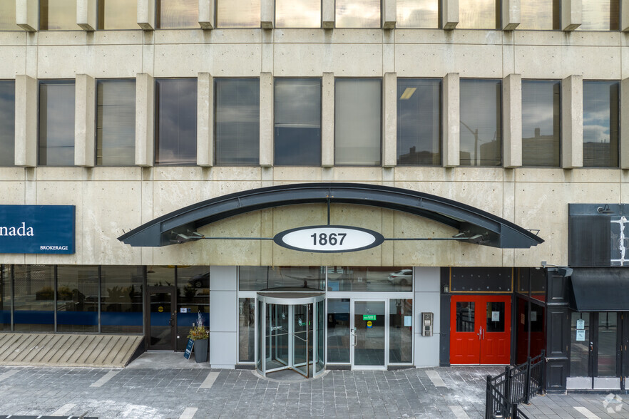 1867 Yonge St, Toronto, ON for rent - Building Photo - Image 3 of 5