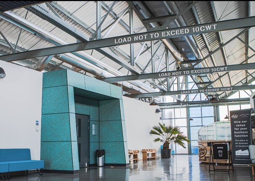 Canary Dr, Hereford to rent - Interior Photo - Image 3 of 6