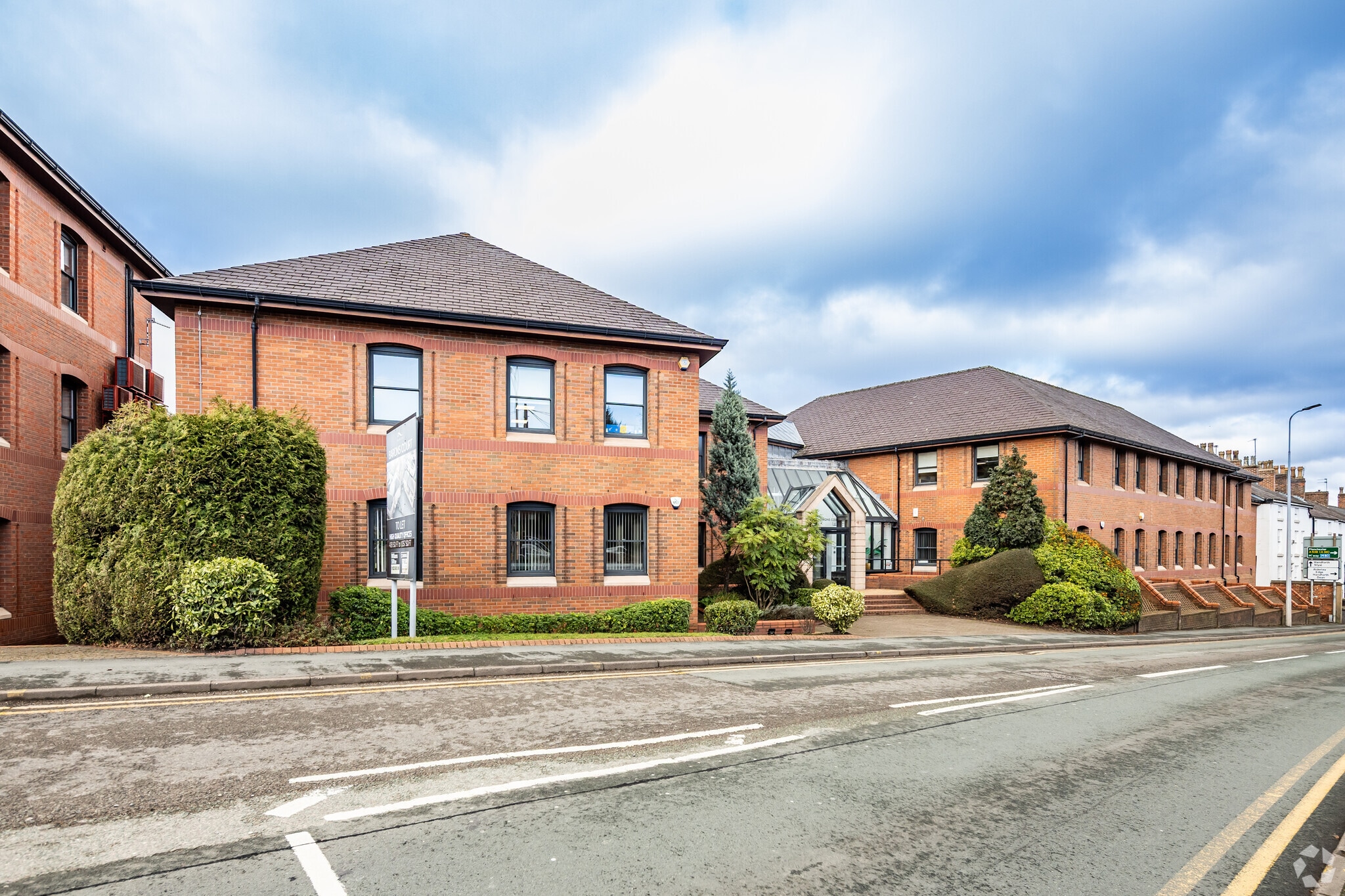 Manchester Rd, Wilmslow for sale Primary Photo- Image 1 of 1