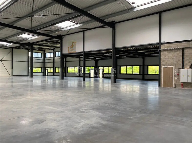Light Industrial in Vaulx-en-Velin for sale - Building Photo - Image 2 of 4