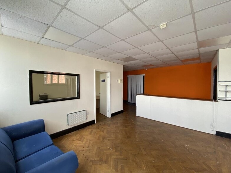 Carr Hl, Doncaster to rent - Building Photo - Image 3 of 17