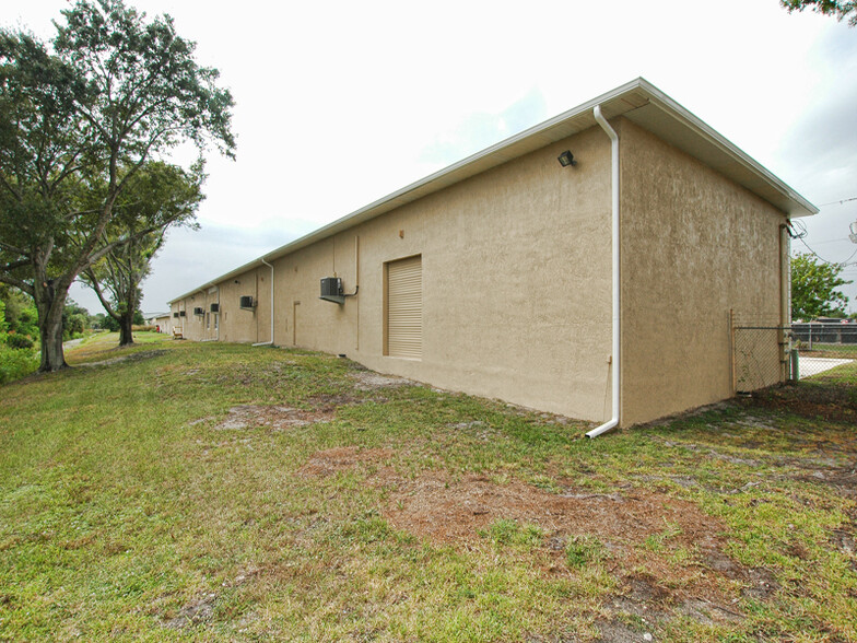 1733 SW Biltmore St, Port Saint Lucie, FL for sale - Building Photo - Image 3 of 17