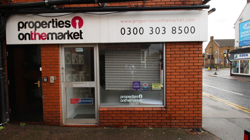65a High Street, Lincoln to rent - Building Photo - Image 2 of 7