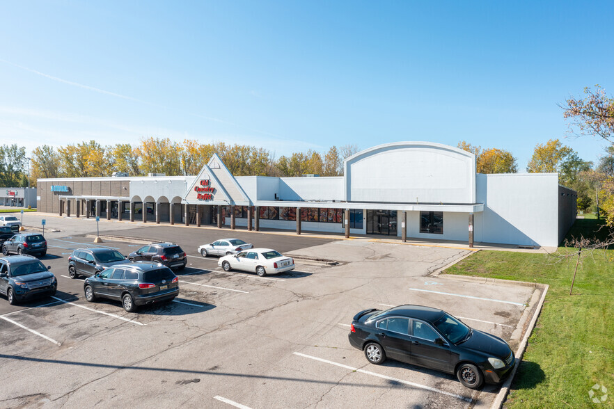 4675-4721 Bay Rd, Saginaw, MI for sale - Primary Photo - Image 1 of 1