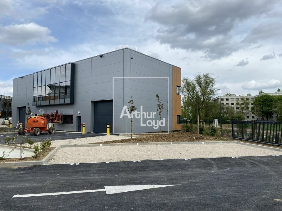 Light Industrial in Grigny to rent Building Photo- Image 1 of 6