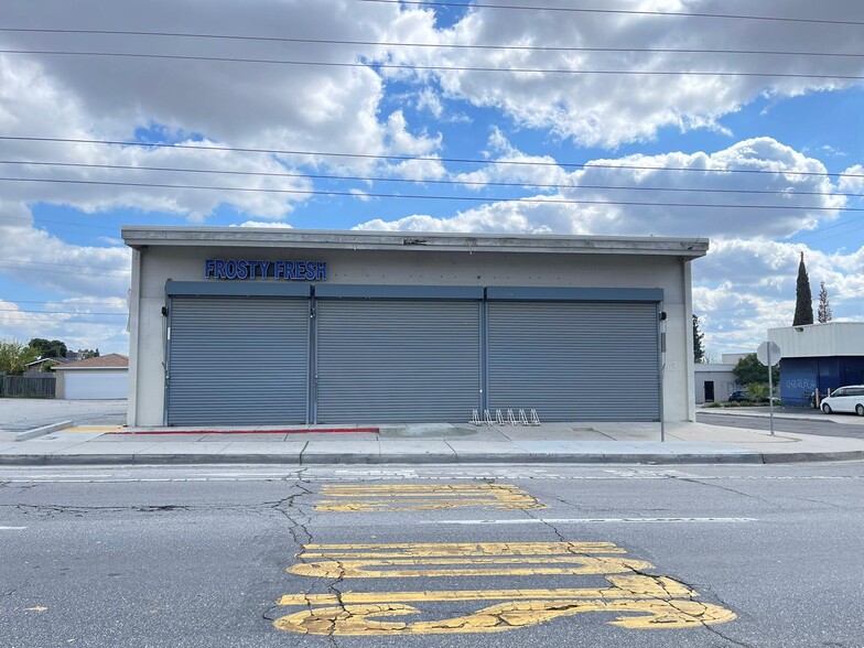 1201 Columbus St, Bakersfield, CA for rent - Building Photo - Image 1 of 6