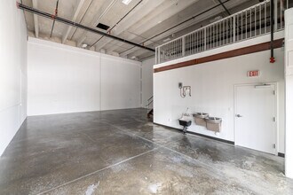 6175 NW 102nd Ave, Doral, FL to rent Interior Photo- Image 2 of 8