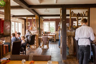 Hulverstone, Brighstone to rent Interior Photo- Image 2 of 5