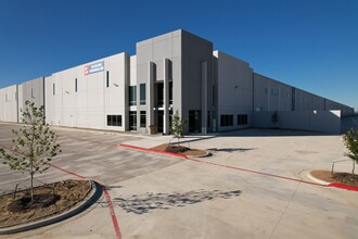 7625 IH-10 E, San Antonio, TX for rent Building Photo- Image 1 of 16