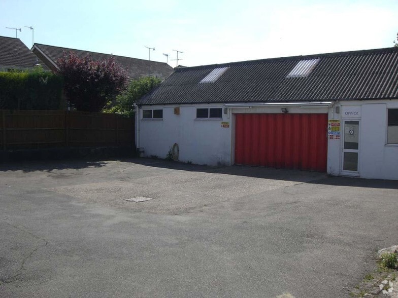 1 Cecil Rd, Lancing for sale - Primary Photo - Image 1 of 5