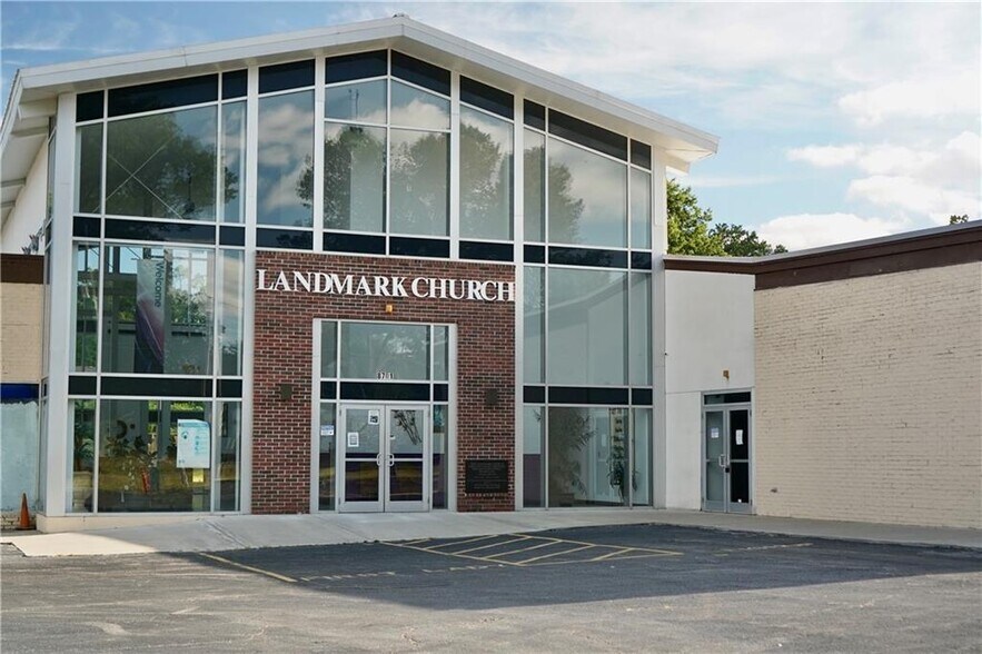 8701 Sni-A-Bar Rd, Kansas City, MO for sale - Building Photo - Image 1 of 1