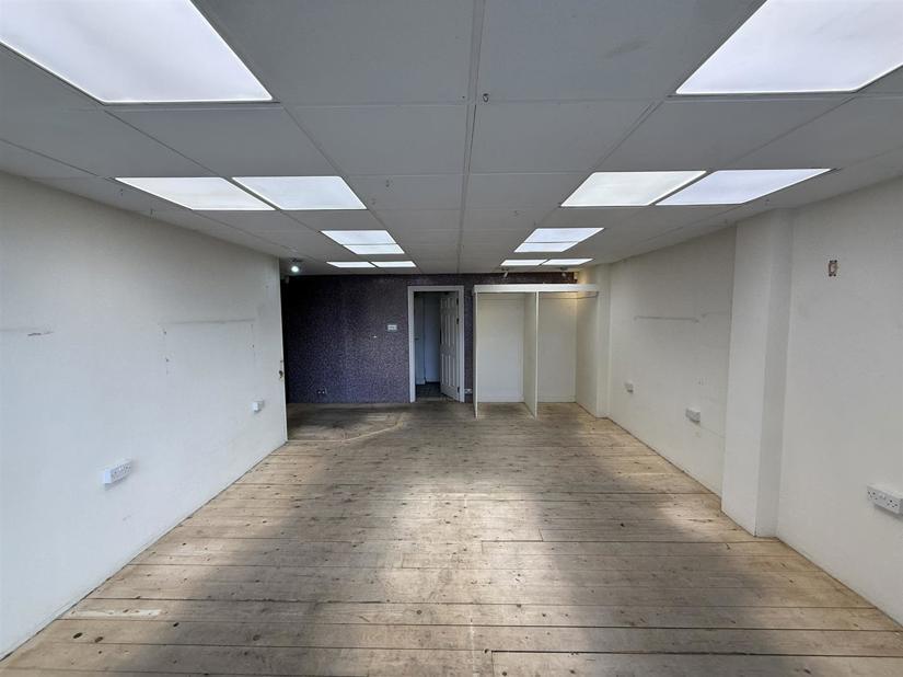 19 Stone St, Gravesend to rent Interior Photo- Image 1 of 6