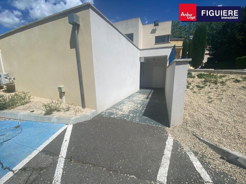 Office in Salon-de-Provence for sale - Building Photo - Image 3 of 12
