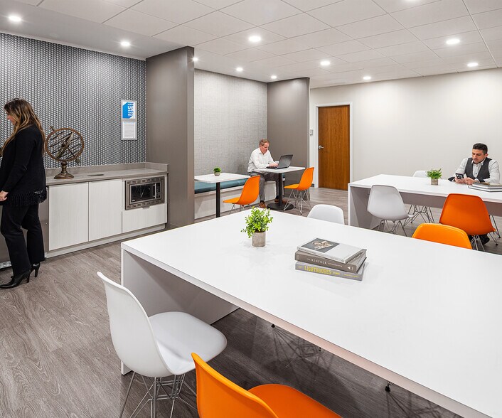 2310 Parklake Dr NE, Atlanta, GA to rent - Interior Photo - Image 3 of 5