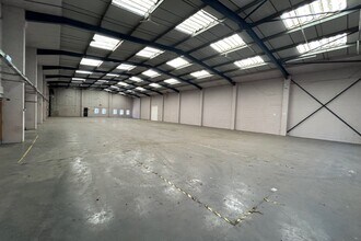 Albany Park, Camberley to rent Interior Photo- Image 2 of 2