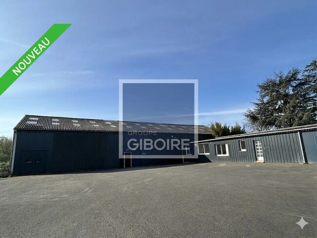 Location Entrepôt 630 m²