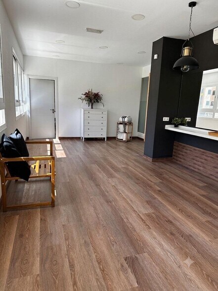 Retail in Madrid, Madrid to rent - Interior Photo - Image 3 of 9