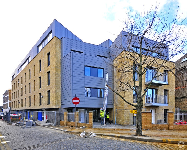 2-8 Andre St, London for sale - Primary Photo - Image 1 of 1