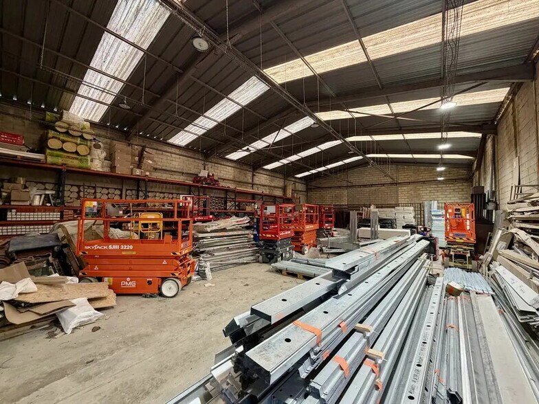 Industrial in Saint-Soupplets for sale - Primary Photo - Image 1 of 7