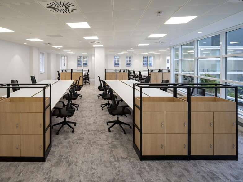 1-3 Pemberton Row, London to rent - Interior Photo - Image 2 of 51