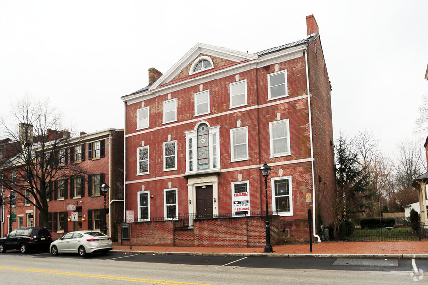 212 High St, Burlington City, NJ for sale - Primary Photo - Image 1 of 1