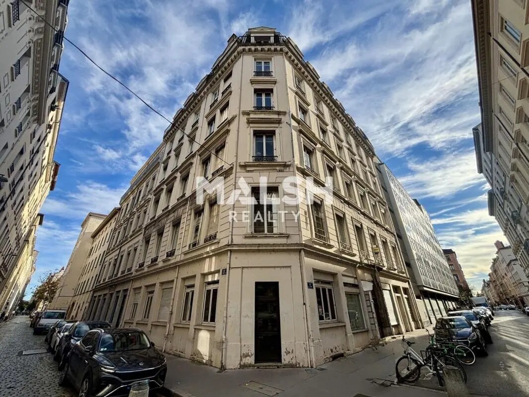 Office in Lyon to rent Building Photo- Image 1 of 18