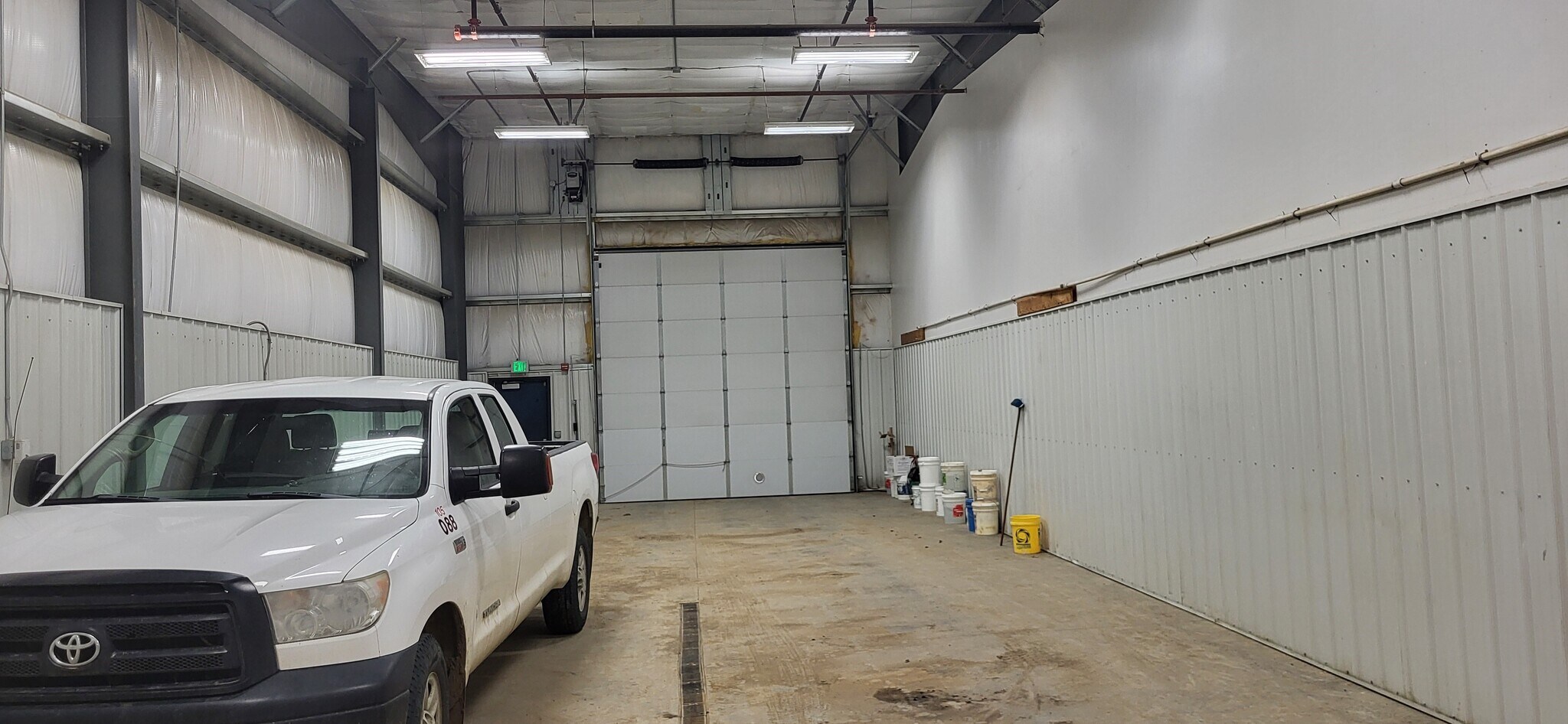 111 NE 45th Ave, Minot, ND to rent Interior Photo- Image 1 of 9