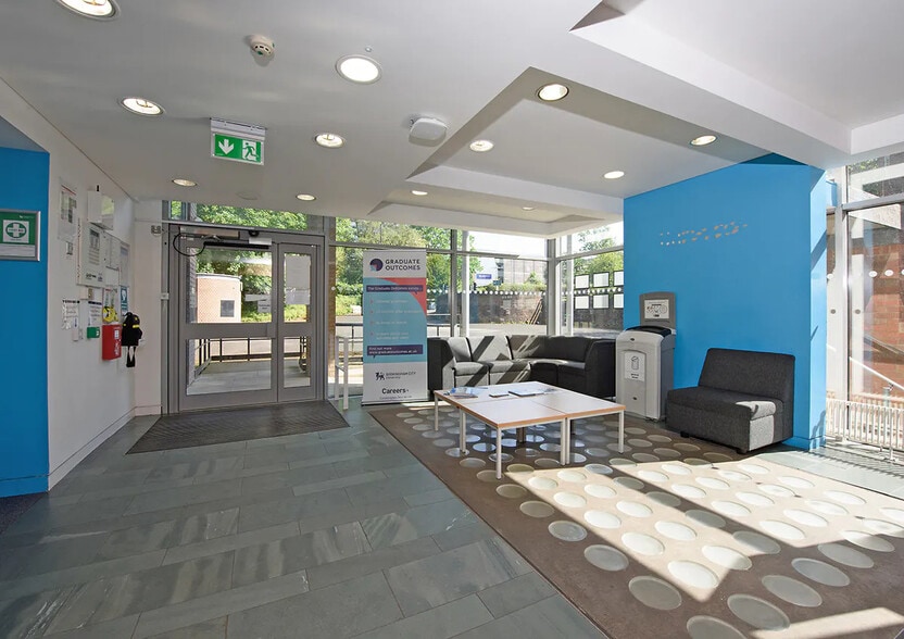 Westbourne Rd, Birmingham to rent - Building Photo - Image 2 of 28