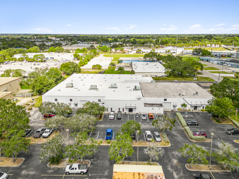 2700 72nd St N, Saint Petersburg, FL for sale - Primary Photo - Image 1 of 1