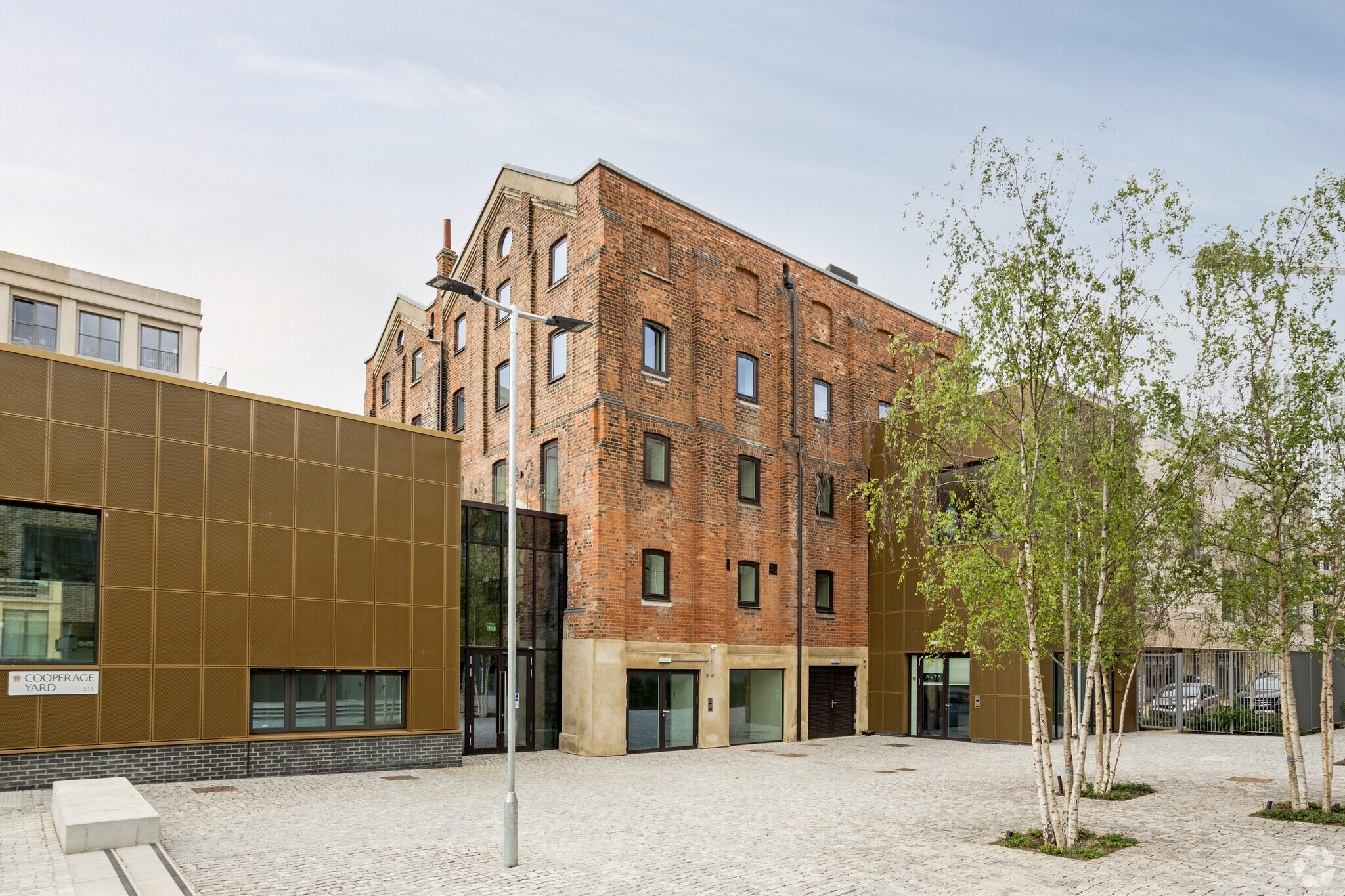 Sugar House Ln, London to rent Primary Photo- Image 1 of 10