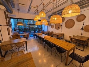 Retail in Barcelona, Barcelona to rent Interior Photo- Image 1 of 14