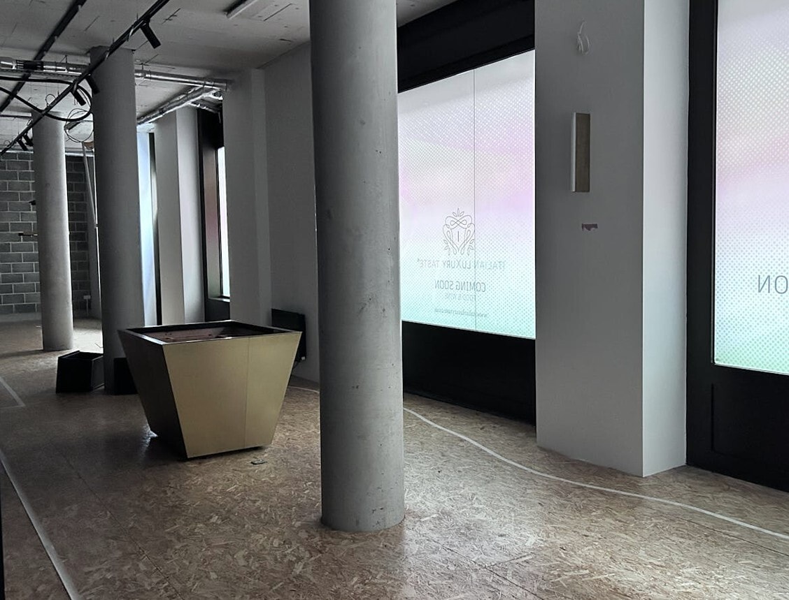 90 Bartholomew Clos, London to rent Interior Photo- Image 1 of 2