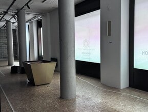 90 Bartholomew Clos, London to rent Interior Photo- Image 1 of 2