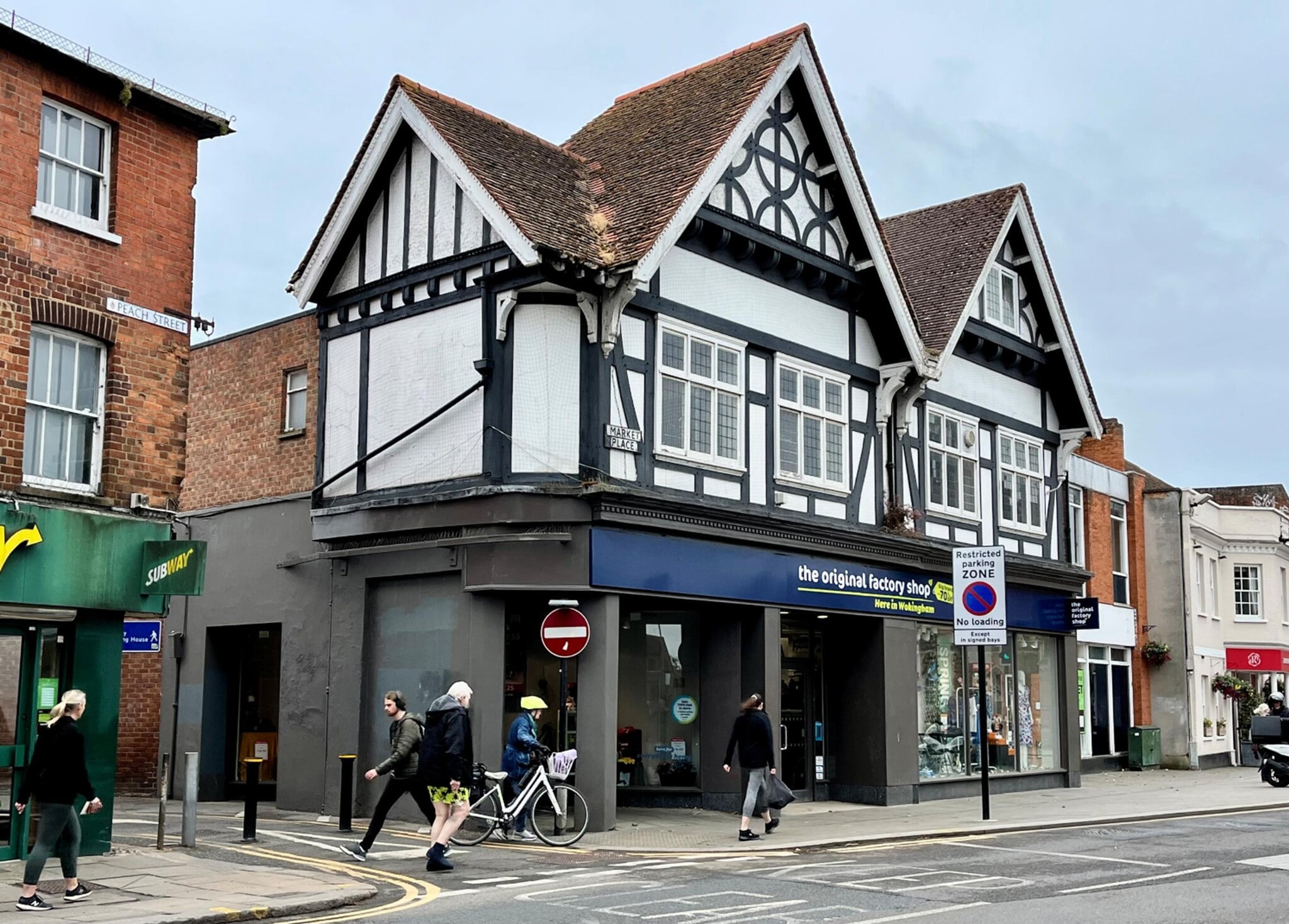 32-33 Market Pl, Wokingham to rent Building Photo- Image 1 of 4