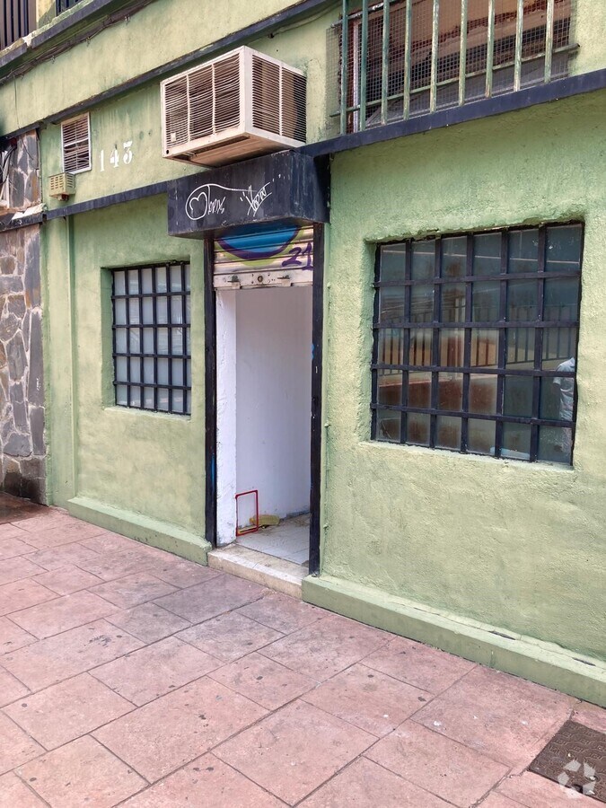 Calle Entrepeñas, 4, Alcalá de Henares, MAD 28803 - - - Interior Photo - Image 2 of 4