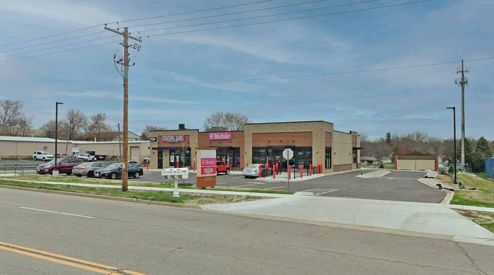 1424-1432 US Highway 51, Stoughton, WI for rent - Building Photo - Image 2 of 8