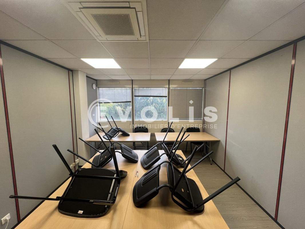 Office in Créteil to rent Interior Photo- Image 1 of 8