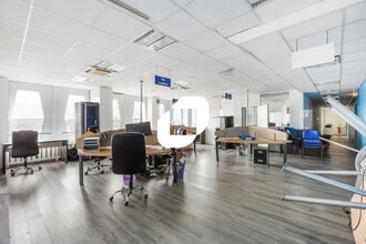 9 Avenue De L'Europe, Thiais for sale Interior Photo- Image 2 of 6