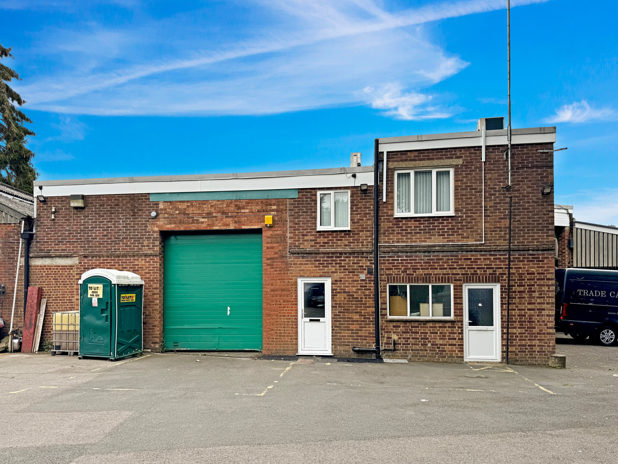 31 Bois Ln, Amersham to rent Building Photo- Image 1 of 7