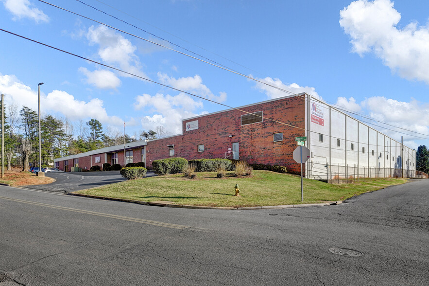 200 Kapp St, Winston-Salem, NC for rent - Building Photo - Image 1 of 20