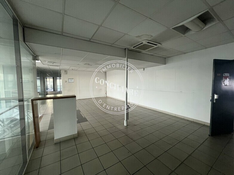 Office in Portet-sur-Garonne to rent - Interior Photo - Image 2 of 4