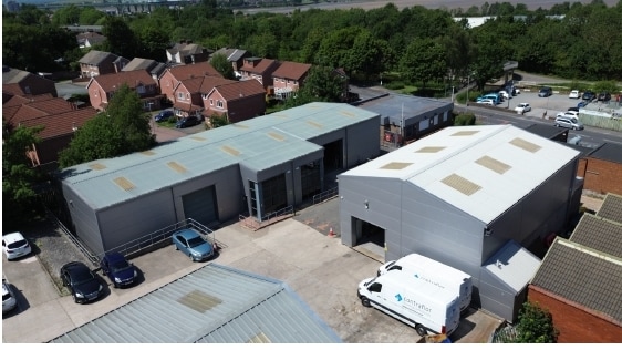 Tayors Row portfolio of 2 properties for sale on LoopNet.co.uk - Primary Photo - Image 2 of 2