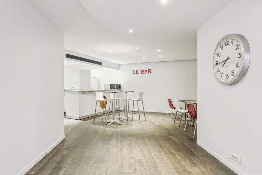 34 Rue Jean Jaurès, Puteaux to rent - Interior Photo - Image 3 of 13
