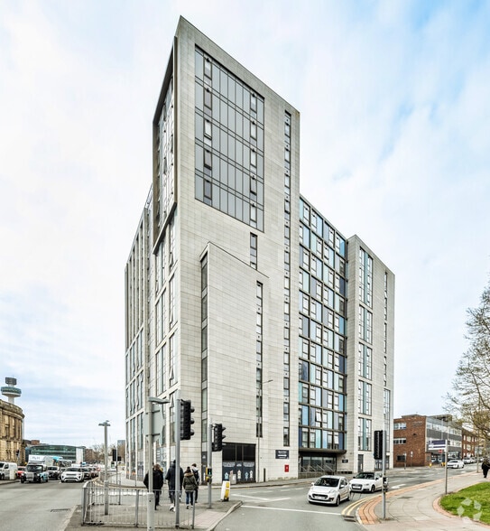 Byrom St, Liverpool to rent - Building Photo - Image 2 of 5