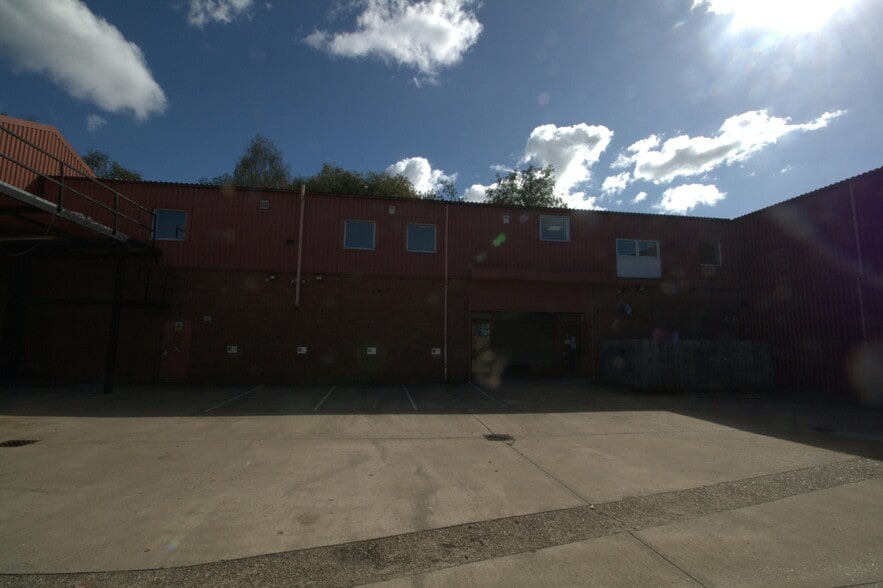 Montague Rd, Warwick to rent - Building Photo - Image 2 of 18