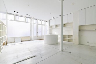 Retail in Paris to rent Interior Photo- Image 2 of 5
