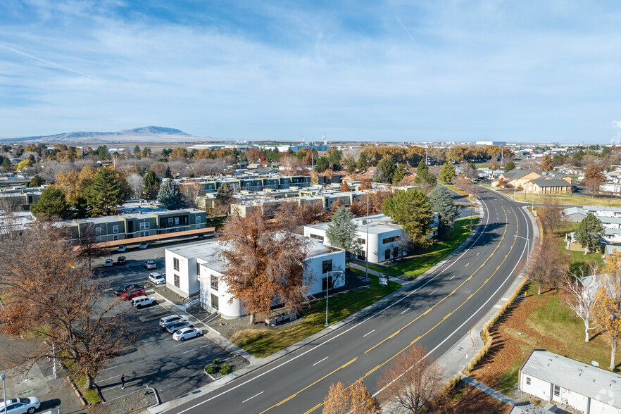 1933-1955 Jadwin Ave, Richland, WA for rent - Building Photo - Image 1 of 15