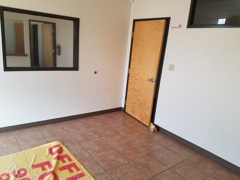 1535 Hawkins Blvd, El Paso, TX for sale - Building Photo - Image 1 of 1