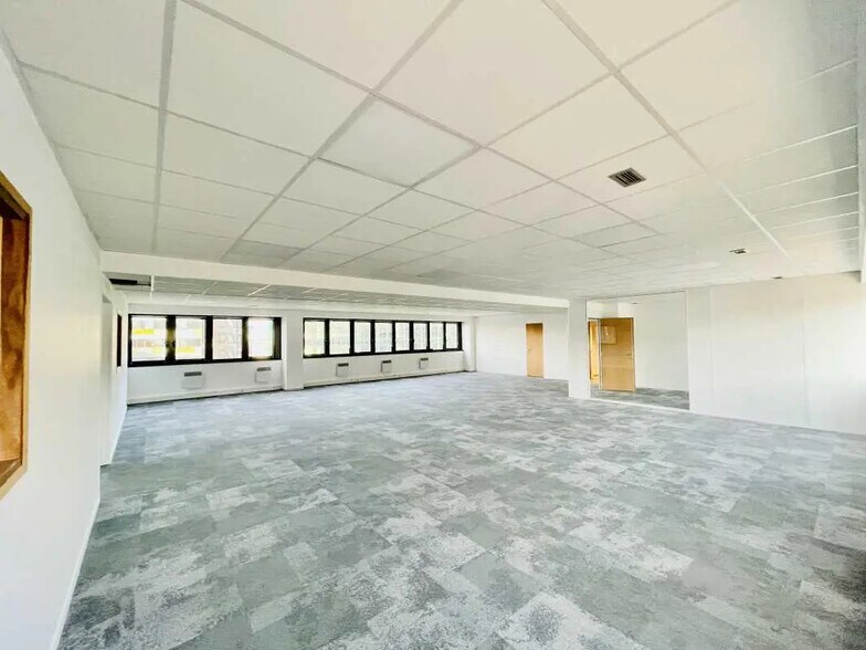 Office in Pantin to rent - Interior Photo - Image 3 of 18