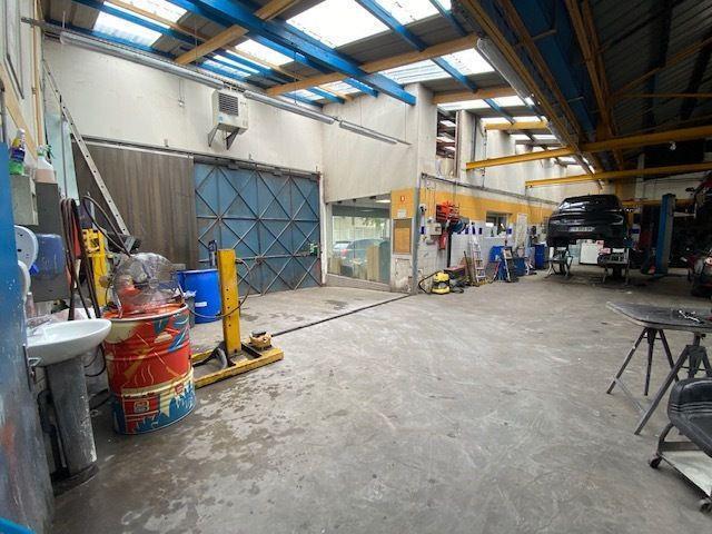 Light Industrial in Montreuil for sale - Building Photo - Image 1 of 10